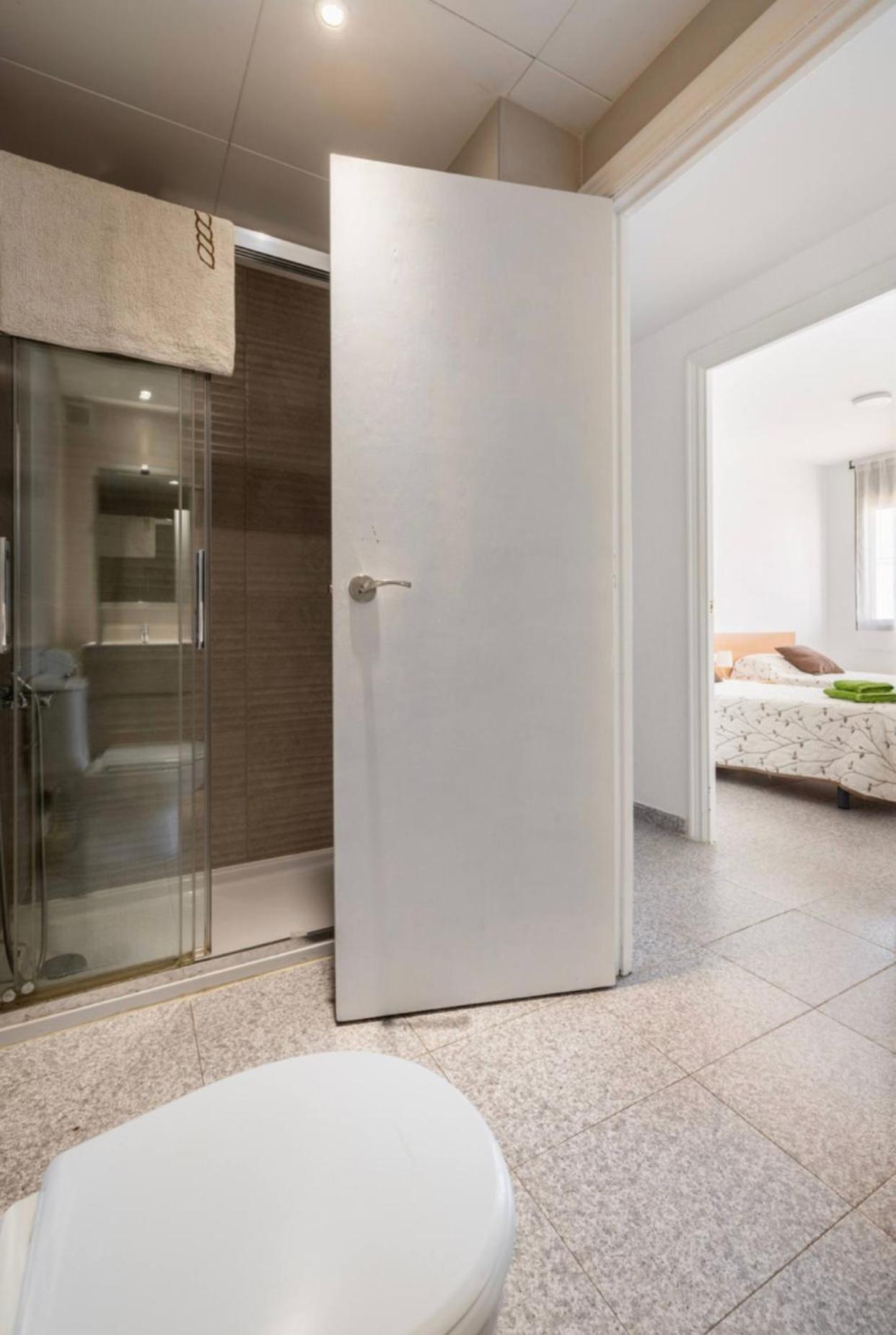 Beach Apartment In 카라펠 외부 사진